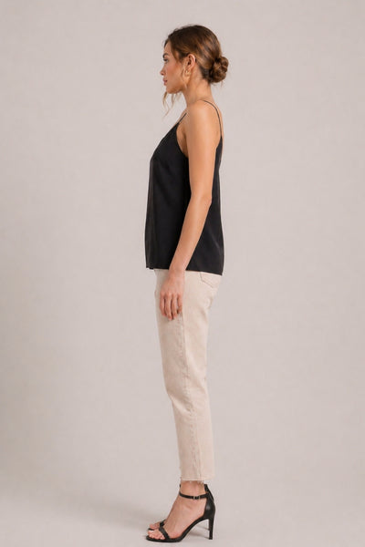 LIN SLEEVELESS BLACK TOP