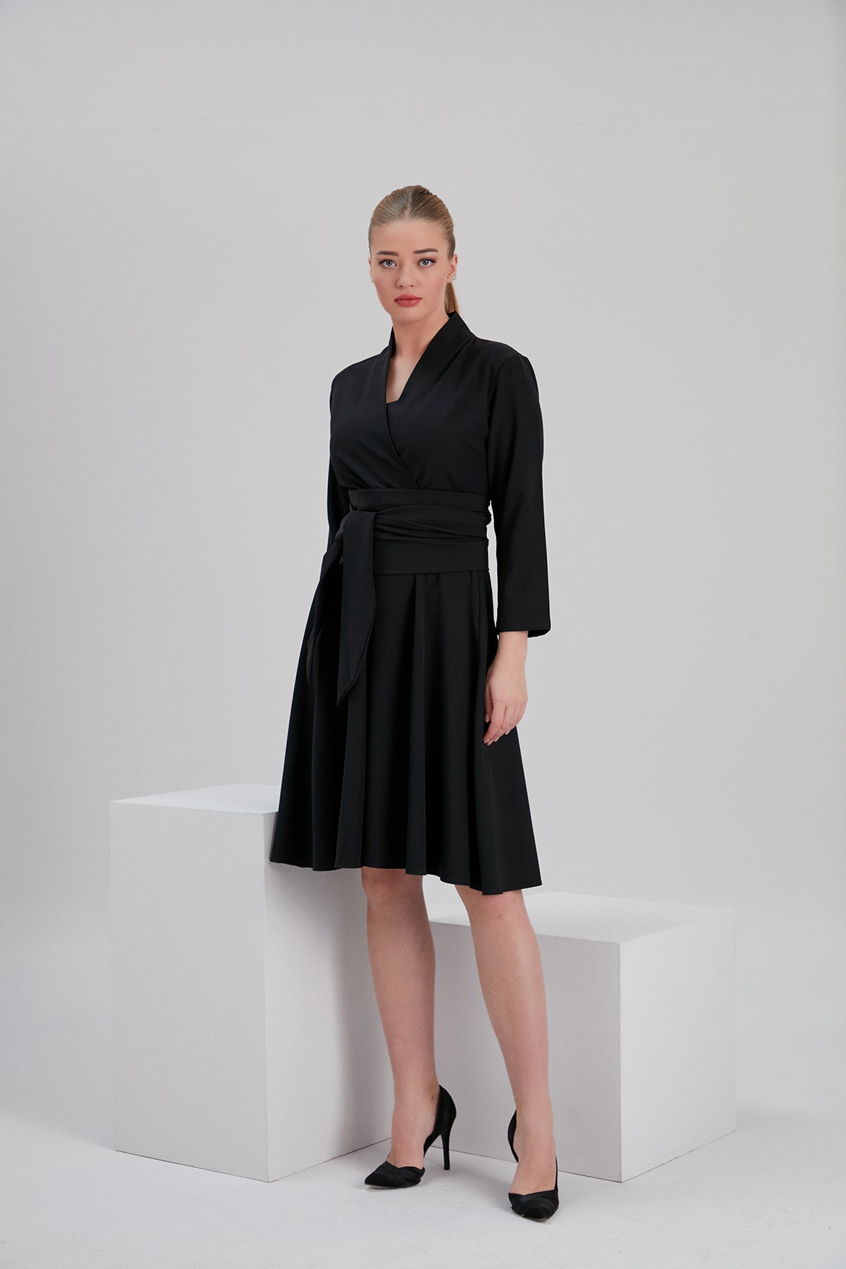 noacode black recycled polyester elegant midi dress with black stilettos for plus tall size fashion europe