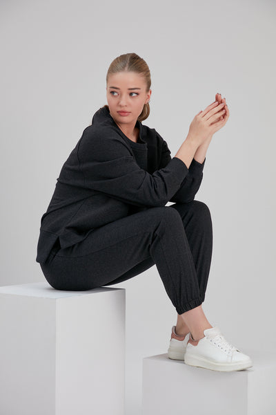Noacode dark grey ethical eco-friendly sweatpants tall plus size loungewear fashion Netherlands Germany Austria