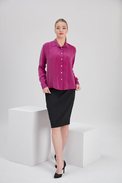 noacode office look with vegan cupro luxury blouse with black pencil skirt