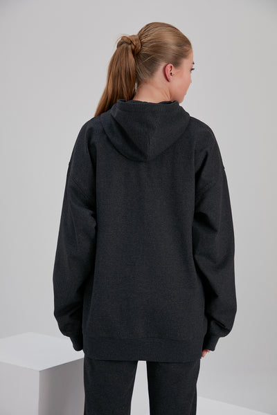 back of Noacode sustainable zip-up hoodie perfect for plus tall and maternity vegan fashion Netherlands Germany Belgium UK