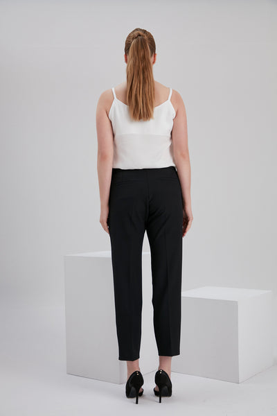 back look noacode sustainable black recycled pants with ethical white Tencel top tall plus size office fashion Netherlands EU Belgium Denmark Germany 