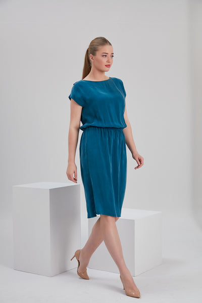 Noacode plus size blue vegan cupro fabric ethical midi dress with nude stilettos