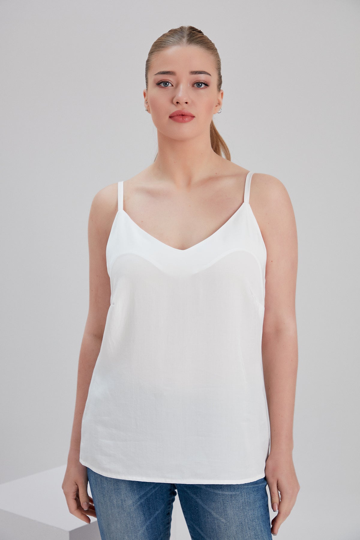 noacode sustainable tencel white sleeveless top with denim for size inclusive plus and tall fashion