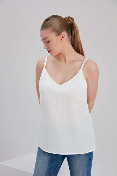 noacode sustainable Tencel white sleeveless top with denim for size inclusive plus and tall fashion